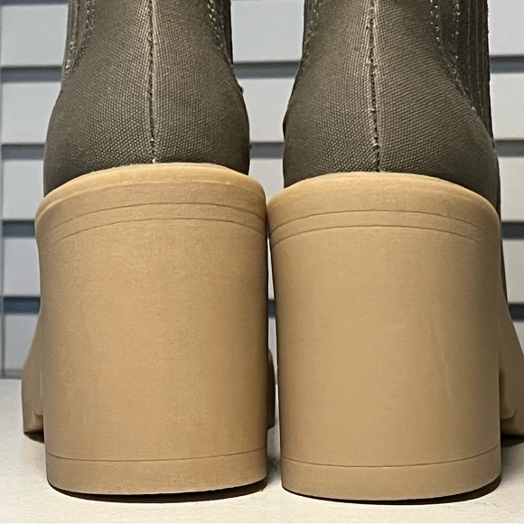 Dole Vita Canvase Sage Bootie Size 8 - Picture 7 of 15